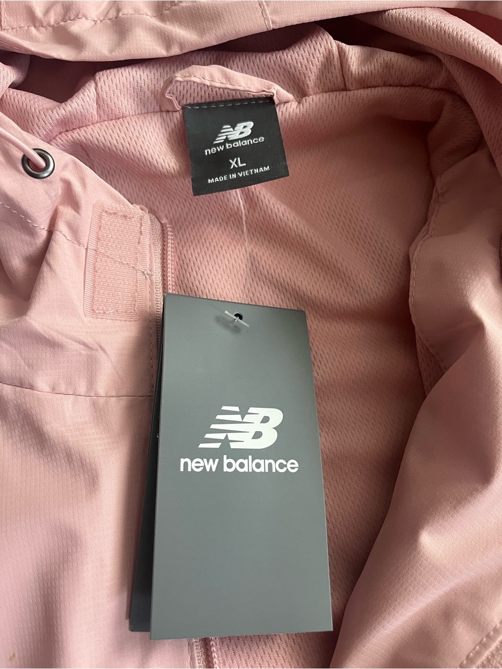 New Balance Hooded Wind and Rain Jacket in Dusty Pink - Picture 4 of 11